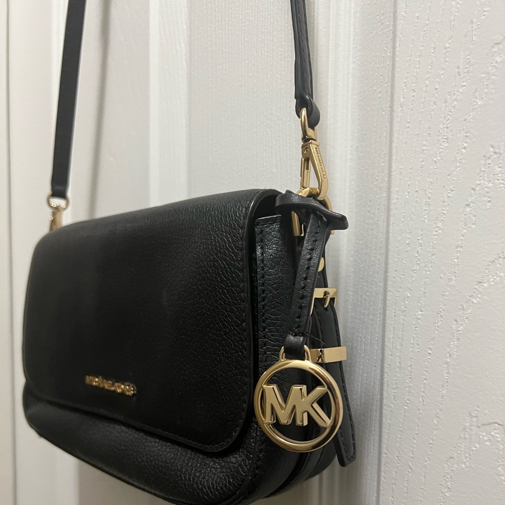 Michael Kors Large Let Set Pebble Crossbody/Clutch